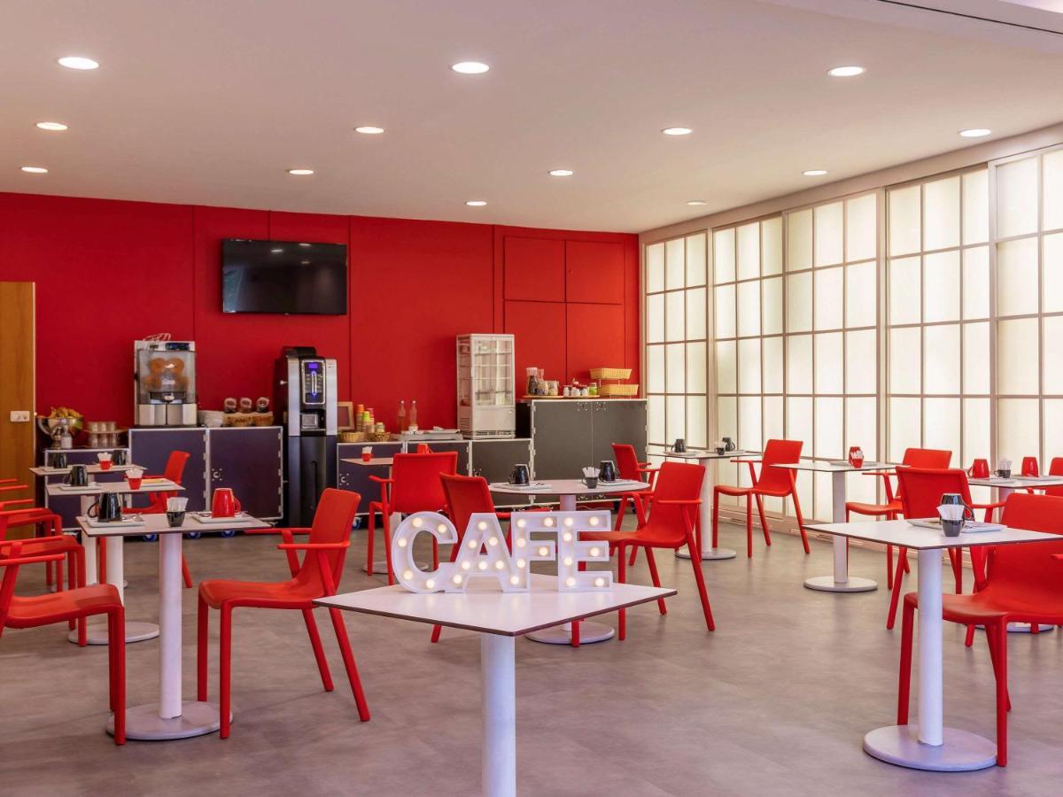 Hotel Ibis Styles Paris Saint Denis La Plaine Exterior foto